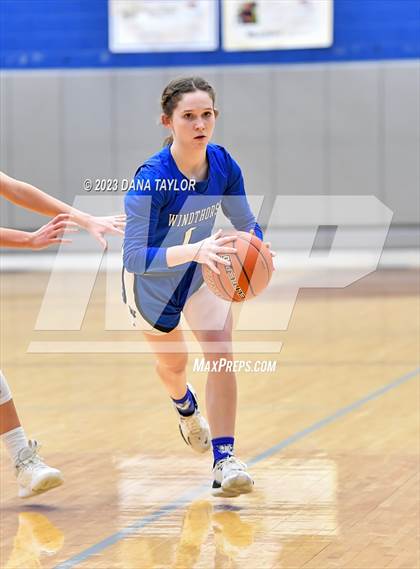 Thumbnail 3 in Hamilton vs. Windthorst (UIL 2A Region II Area) photogallery.