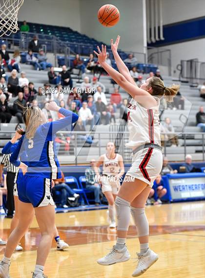 Thumbnail 3 in Hamilton vs. Windthorst (UIL 2A Region II Area) photogallery.