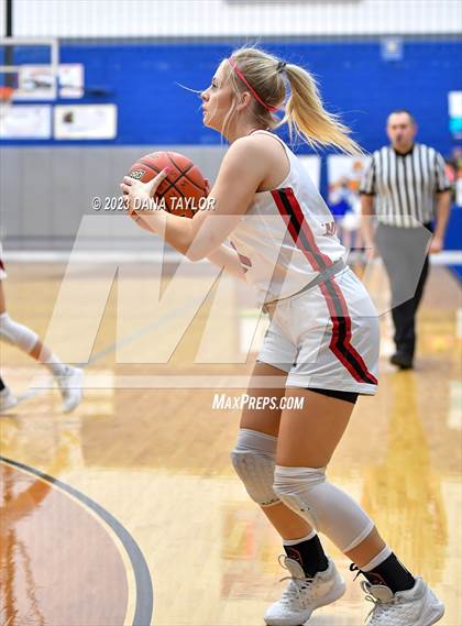 Thumbnail 2 in Hamilton vs. Windthorst (UIL 2A Region II Area) photogallery.