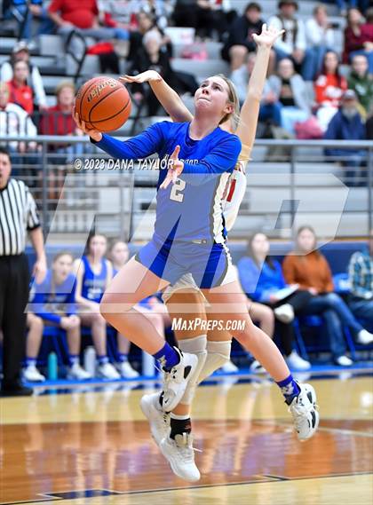 Thumbnail 1 in Hamilton vs. Windthorst (UIL 2A Region II Area) photogallery.