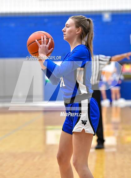 Thumbnail 3 in Hamilton vs. Windthorst (UIL 2A Region II Area) photogallery.