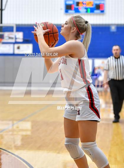 Thumbnail 3 in Hamilton vs. Windthorst (UIL 2A Region II Area) photogallery.