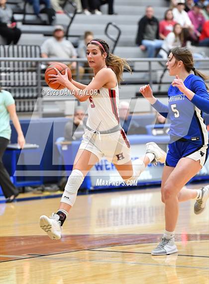 Thumbnail 1 in Hamilton vs. Windthorst (UIL 2A Region II Area) photogallery.