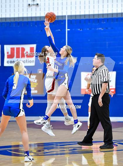Thumbnail 1 in Hamilton vs. Windthorst (UIL 2A Region II Area) photogallery.