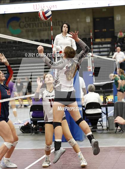 Thumbnail 3 in Crimson Cliffs vs. Pine View (UHSAA 4A Quarterfinal Playoff) photogallery.