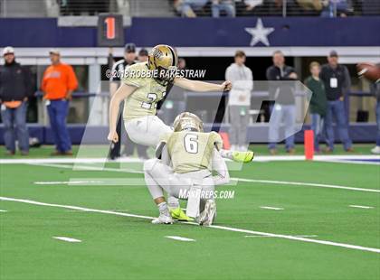 Thumbnail 2 in Rider vs. Aledo (UIL 5A Division 2 Semifinal) photogallery.