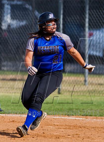 Thumbnail 1 in Memorial vs Westside (UIL 5A Region 3 Bi-District) photogallery.