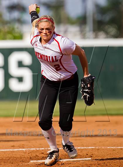 Thumbnail 1 in Memorial vs Westside (UIL 5A Region 3 Bi-District) photogallery.