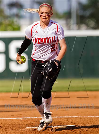 Thumbnail 2 in Memorial vs Westside (UIL 5A Region 3 Bi-District) photogallery.