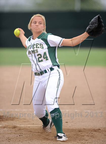 Thumbnail 3 in Tulare Western @ Garces (CIF CS Division 2 Quarterfinal) photogallery.