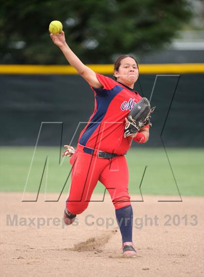 Thumbnail 2 in Tulare Western @ Garces (CIF CS Division 2 Quarterfinal) photogallery.