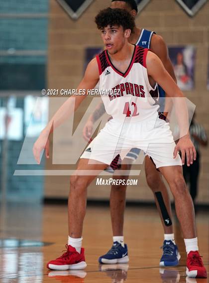 Thumbnail 3 in Lorena vs. Crockett (UIL 3A Quarterfinal) photogallery.