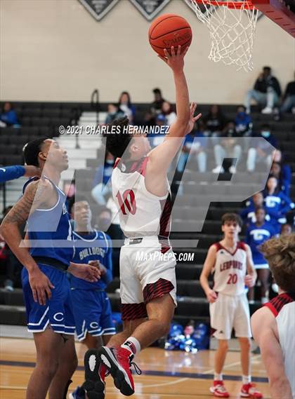 Thumbnail 2 in Lorena vs. Crockett (UIL 3A Quarterfinal) photogallery.