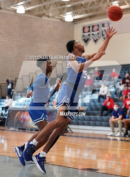 Thumbnail 1 in Lorena vs. Crockett (UIL 3A Quarterfinal) photogallery.