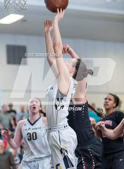 Thumbnail 1 in Folsom vs Oak Ridge (CIF State Regional D1 Semifinals) photogallery.