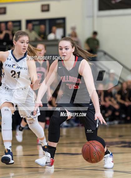 Thumbnail 3 in Folsom vs Oak Ridge (CIF State Regional D1 Semifinals) photogallery.