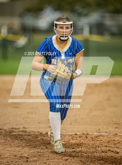 Thumbnail 3 in Millard North vs. Kearney photogallery.