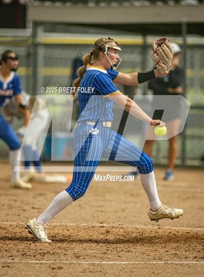 Thumbnail 2 in Millard North vs. Kearney photogallery.