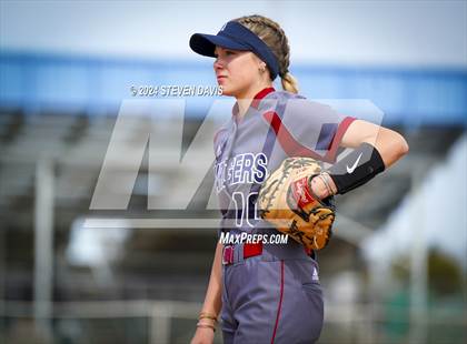 Thumbnail 2 in Skyline vs. McClintock photogallery.