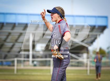 Thumbnail 3 in Skyline vs. McClintock photogallery.