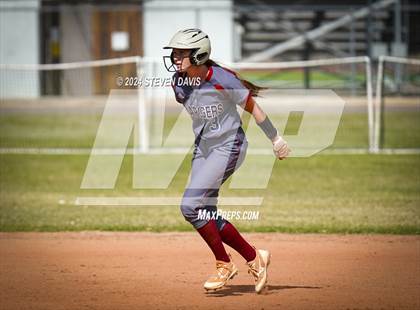 Thumbnail 2 in Skyline vs. McClintock photogallery.