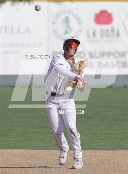 Thumbnail 2 in Maranatha Christian vs. Point Loma (CIF SDS Division 2 Semifinal) photogallery.