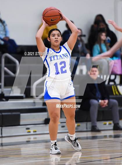 Thumbnail 1 in Eastlake vs. La Jolla photogallery.