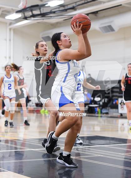 Thumbnail 1 in Eastlake vs. La Jolla photogallery.