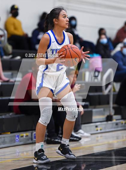 Thumbnail 1 in Eastlake vs. La Jolla photogallery.