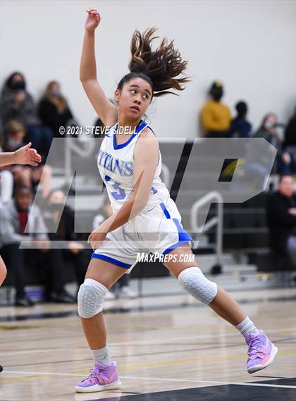 Thumbnail 2 in Eastlake vs. La Jolla photogallery.
