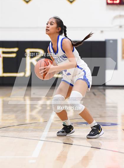 Thumbnail 1 in Eastlake vs. La Jolla photogallery.