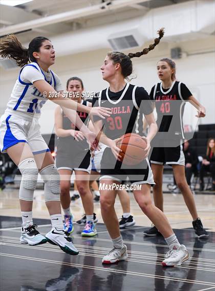 Thumbnail 1 in Eastlake vs. La Jolla photogallery.