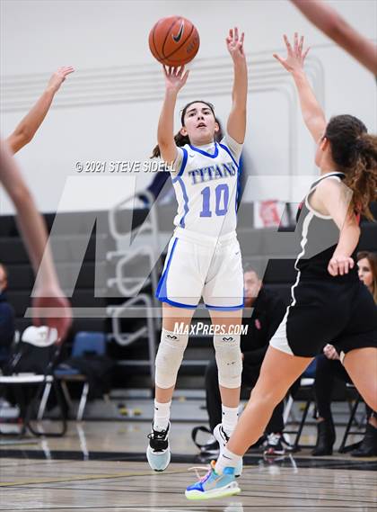 Thumbnail 1 in Eastlake vs. La Jolla photogallery.