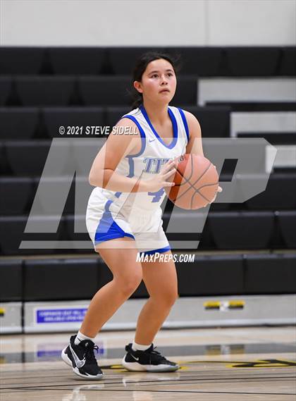 Thumbnail 2 in Eastlake vs. La Jolla photogallery.