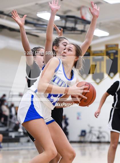 Thumbnail 3 in Eastlake vs. La Jolla photogallery.