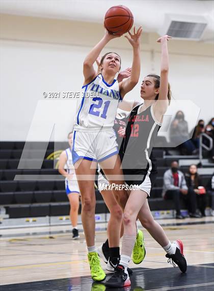 Thumbnail 2 in Eastlake vs. La Jolla photogallery.