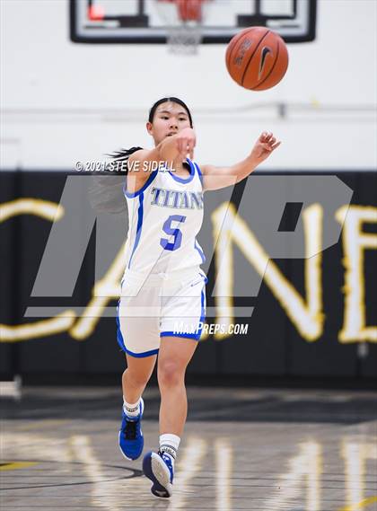 Thumbnail 2 in Eastlake vs. La Jolla photogallery.
