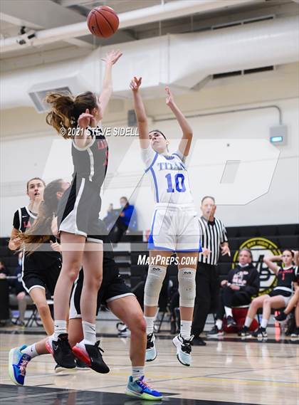 Thumbnail 3 in Eastlake vs. La Jolla photogallery.