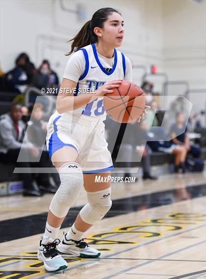 Thumbnail 1 in Eastlake vs. La Jolla photogallery.