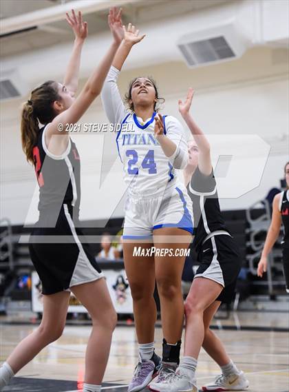 Thumbnail 2 in Eastlake vs. La Jolla photogallery.