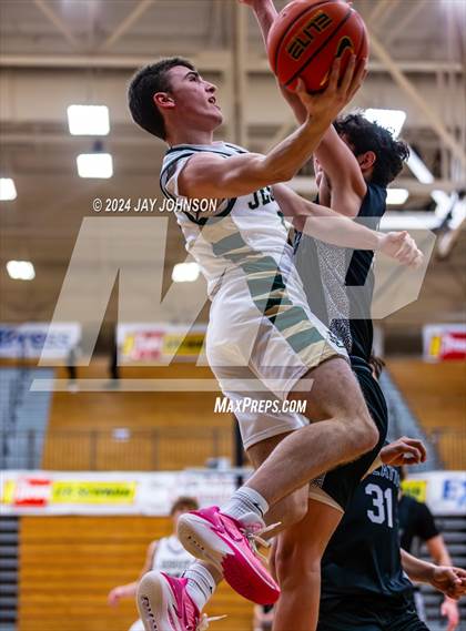 Thumbnail 3 in Jesuit vs. Tualatin (Les Schwab Invitational) photogallery.