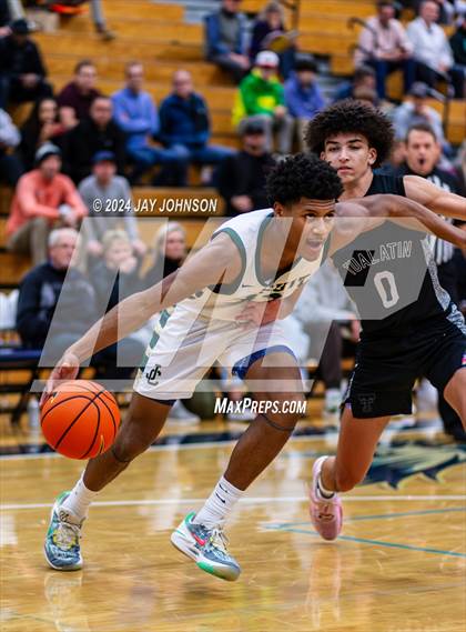 Thumbnail 2 in Jesuit vs. Tualatin (Les Schwab Invitational) photogallery.