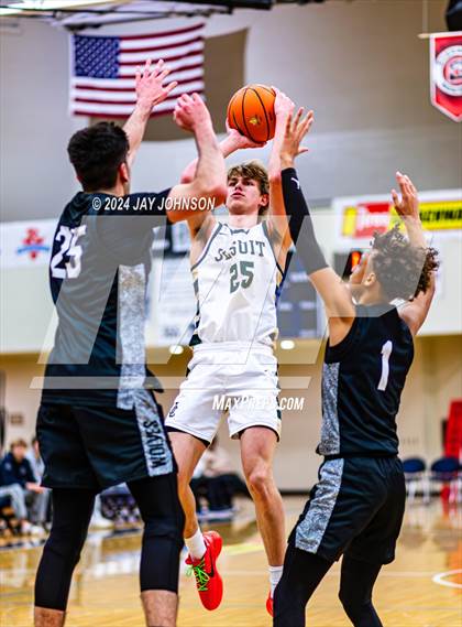 Thumbnail 2 in Jesuit vs. Tualatin (Les Schwab Invitational) photogallery.