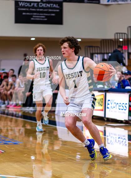 Thumbnail 3 in Jesuit vs. Tualatin (Les Schwab Invitational) photogallery.
