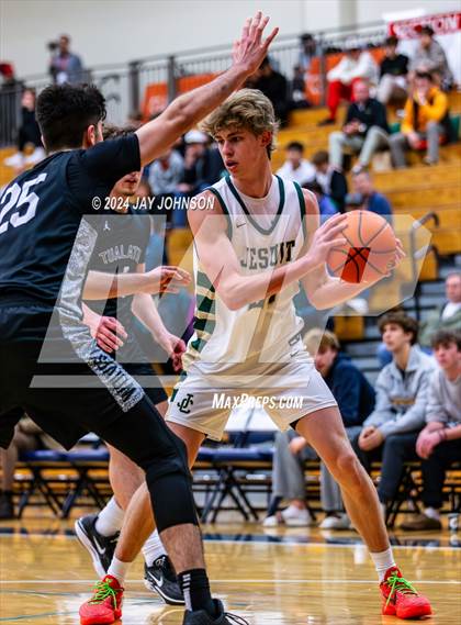 Thumbnail 2 in Jesuit vs. Tualatin (Les Schwab Invitational) photogallery.