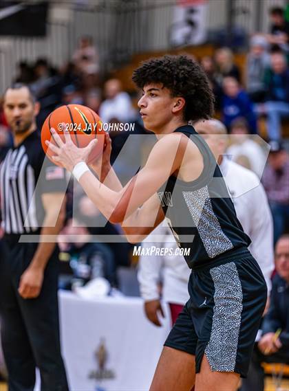 Thumbnail 3 in Jesuit vs. Tualatin (Les Schwab Invitational) photogallery.