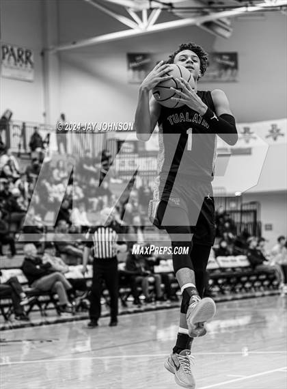 Thumbnail 1 in Jesuit vs. Tualatin (Les Schwab Invitational) photogallery.