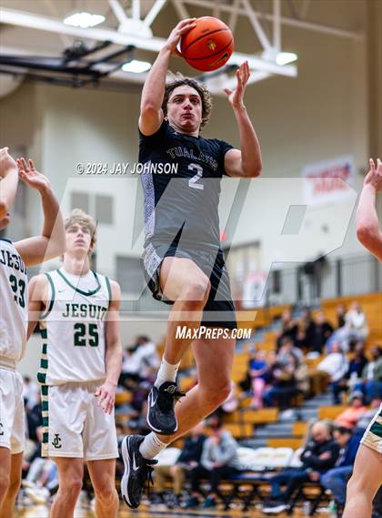 Thumbnail 3 in Jesuit vs. Tualatin (Les Schwab Invitational) photogallery.