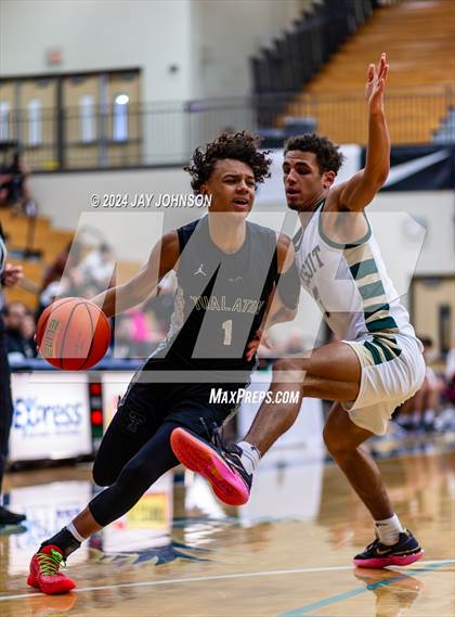 Thumbnail 2 in Jesuit vs. Tualatin (Les Schwab Invitational) photogallery.