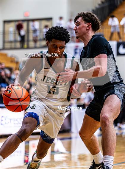 Thumbnail 2 in Jesuit vs. Tualatin (Les Schwab Invitational) photogallery.